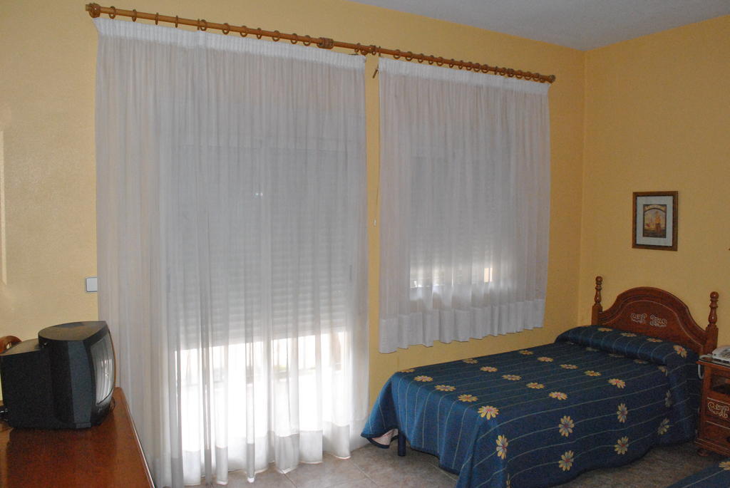 Hostal Rey Teodomiro Ориуэла Экстерьер фото