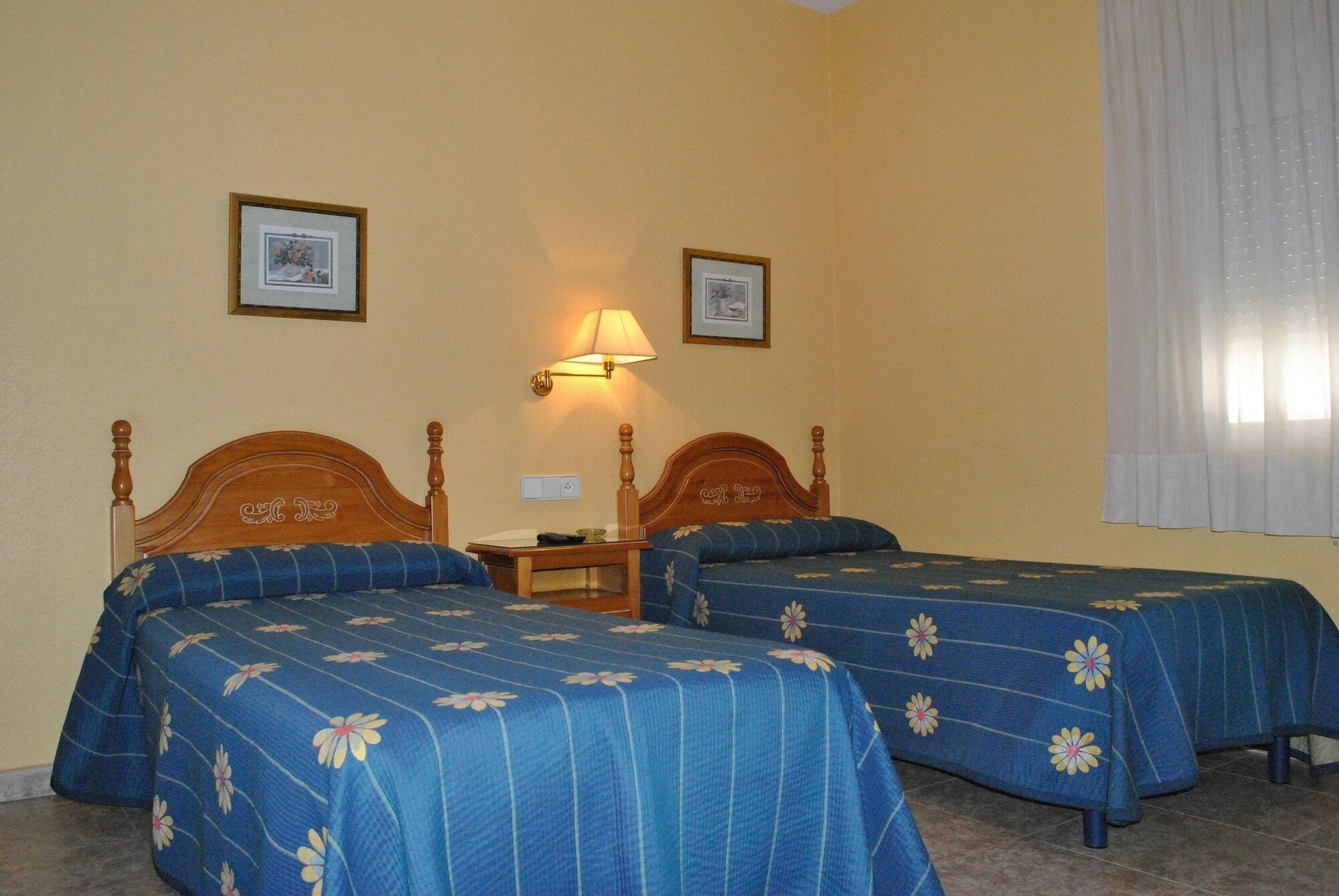 Hostal Rey Teodomiro Ориуэла Экстерьер фото